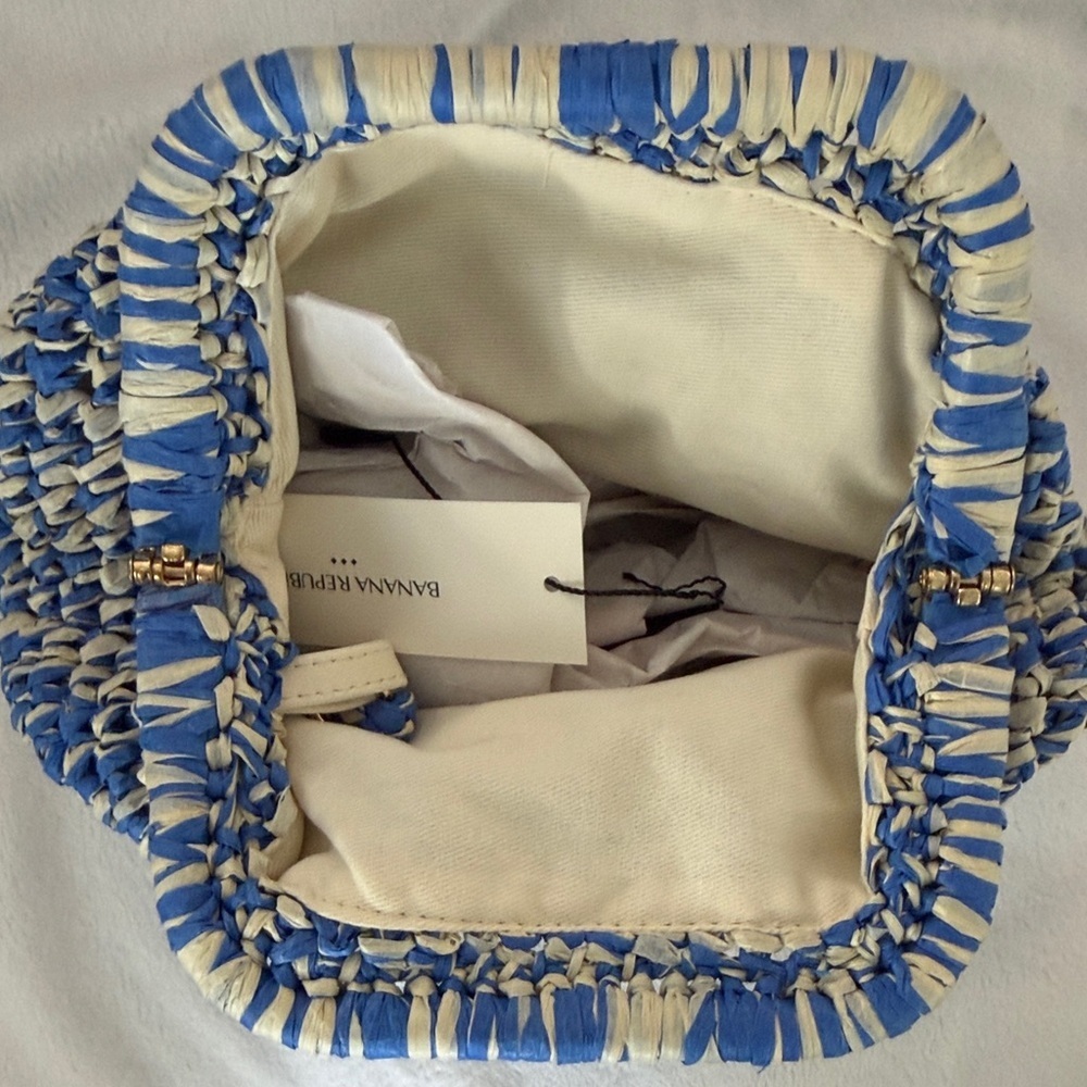 Banana Republic Blue and Cream Woven Clutch - Picture 3 of 7